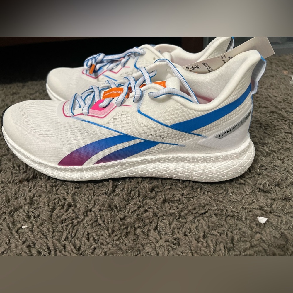 NWOT Reebok forever 2.0 sneakers